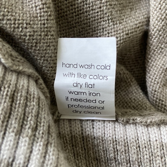 Anthropologie 27 Miles Asymmetrical Sweater Size Small - Picture 9 of 9